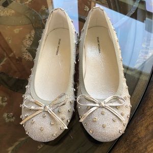 Stuart Weitzman Fannie Sparkle Girls Shoes.